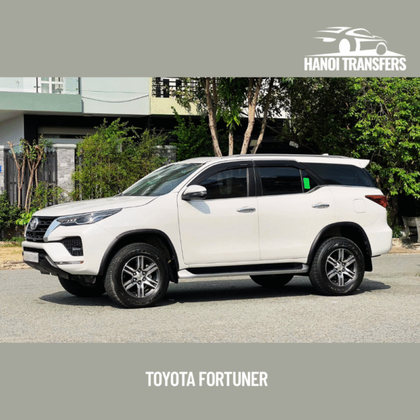 7-Seater Hanoi Car Rental (1)